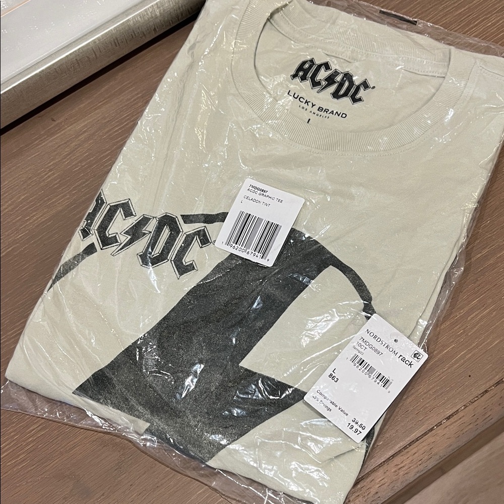 Lucky Brand Men's Beige Graphic Tee